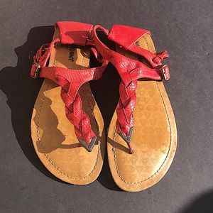 Women’s Minnetonka Sandals 8